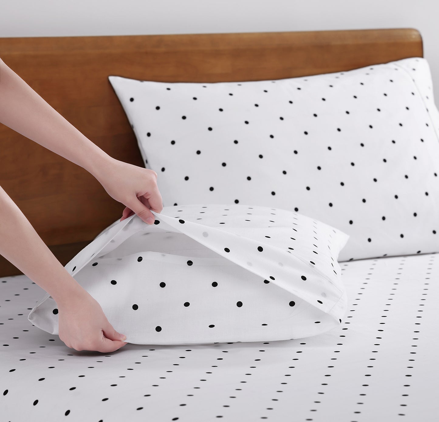 100% Organic Washed Cotton Sheet Set - Polka Dot Black