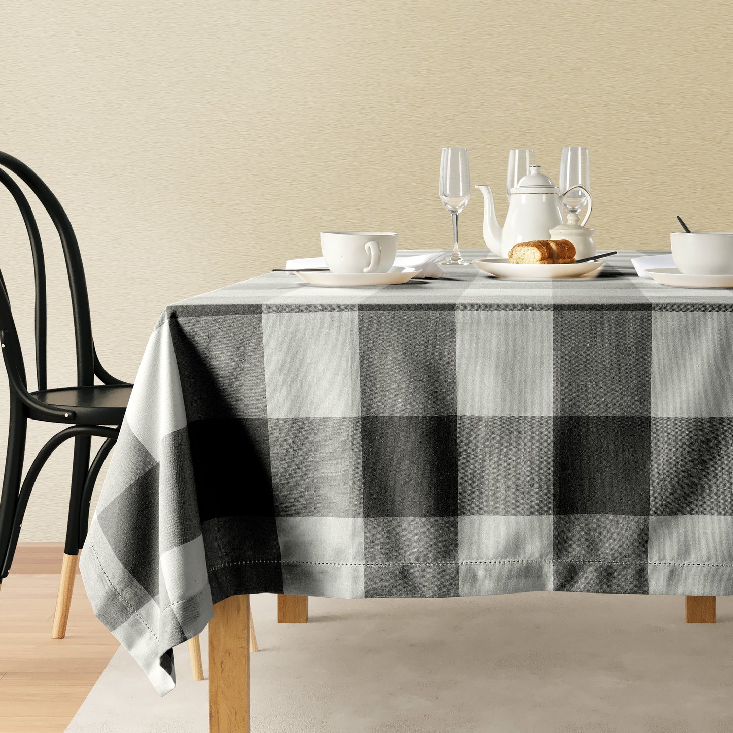 100% Cotton Tablecloth 4 Seat 150x150cm - Black White Check